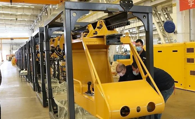 國產(chǎn)最大牽引力單軌吊機(jī)車研發(fā)成功 填補(bǔ)國內(nèi)空白！