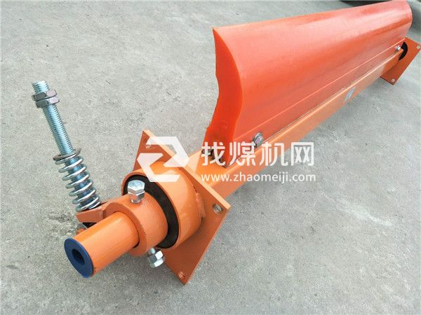 山東皮帶機聚氨酯清掃器廠家，耐磨聚氨酯清掃器，固達(dá)利輸送帶聚氨酯清掃器